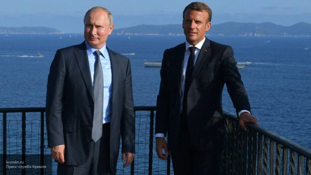 Елисейский дворец сообщил о телефонном разговоре Путина и Макрона