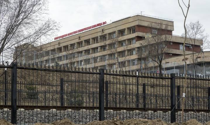 В Волгограде в провизорном госпитале по коронавирусу массово заболели врачи