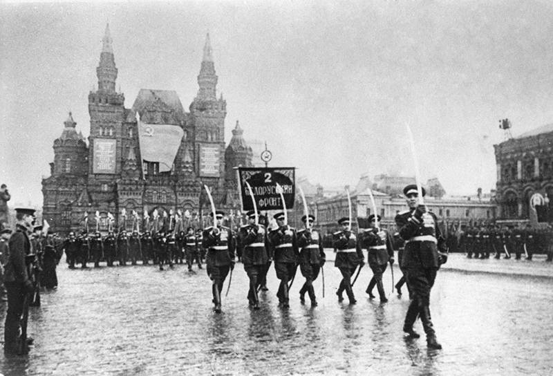 Опубликованы архивные кадры послевоенной Москвы