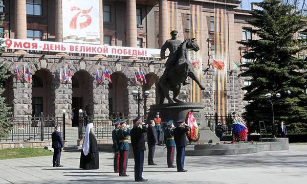Полпред Николай Цуканов почтил память Маршала Победы