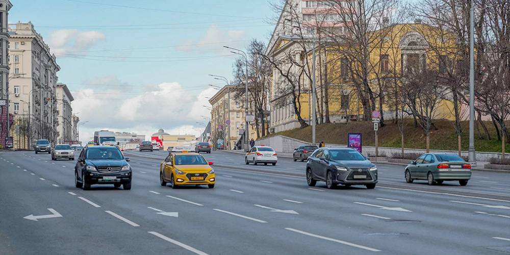 В Москве отменили штраф за отсутствие пропуска у машины на эвакуаторе
