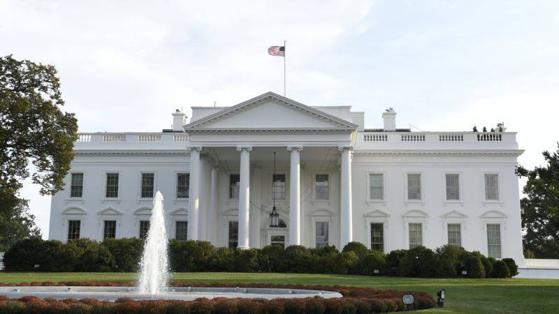 Белый дом отстаивает решение не публиковать план открытия страны