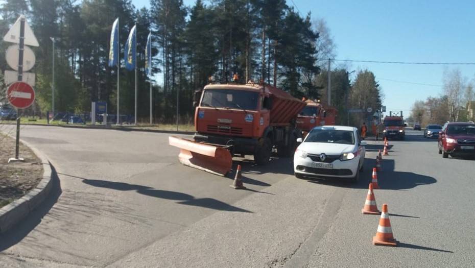 Власти Ленобласти заблокировали въезд в "Ленту" во Всеволожске