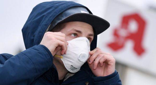 В Белоруссии сборщиков подписей обязали носить маски