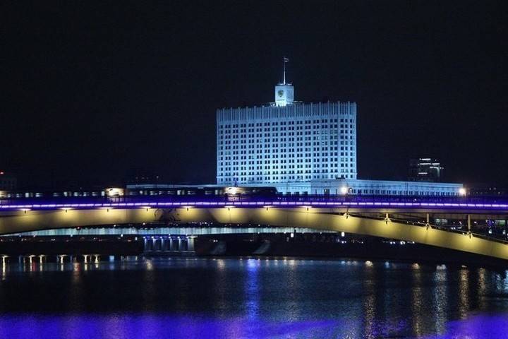 В Москве на мосту растянули баннер-благодарность МЧС за работу при пандемии
