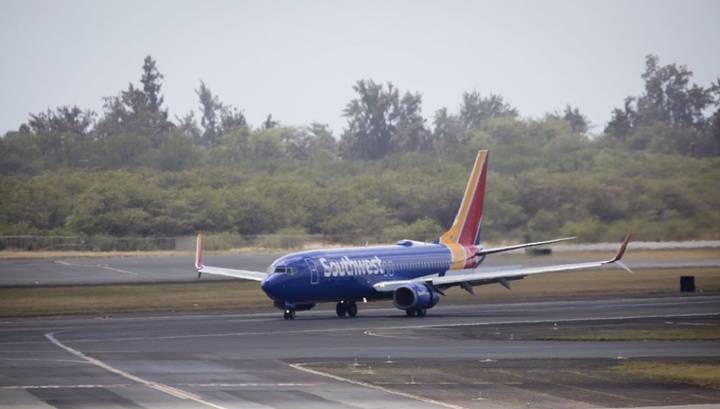 Авиалайнер Boeing 737 насмерть сбил человека на взлетно-посадочной полосе