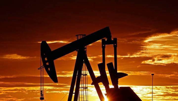 Baker Hughes: количество нефтяных и газовых буровых установок в мире сократилось в апреле