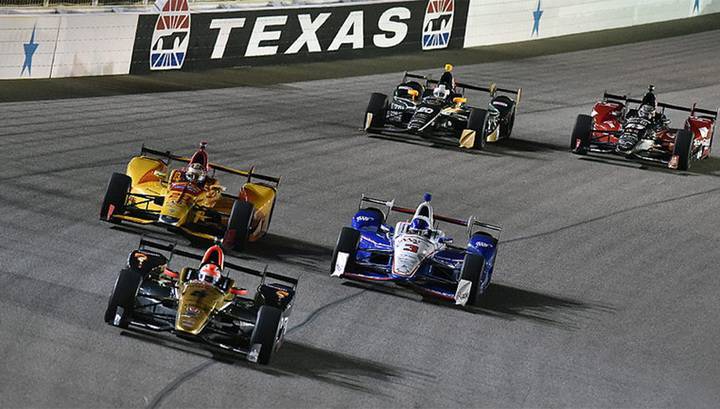 Американские гонки Indycar стартуют в Техасе при пустых трибунах