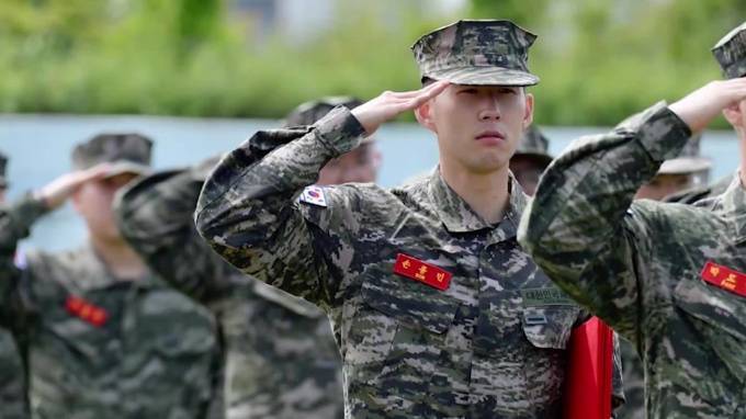 Сон Хын Мин - Нападающий "Тоттенхэма" Сон завершил военные сборы в Южной Корее - piter.tv - Южная Корея - Англия