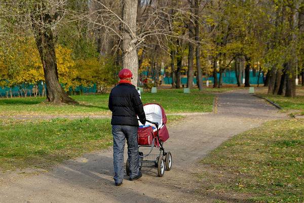 В Ивановской области разрешили прогулки с детьми