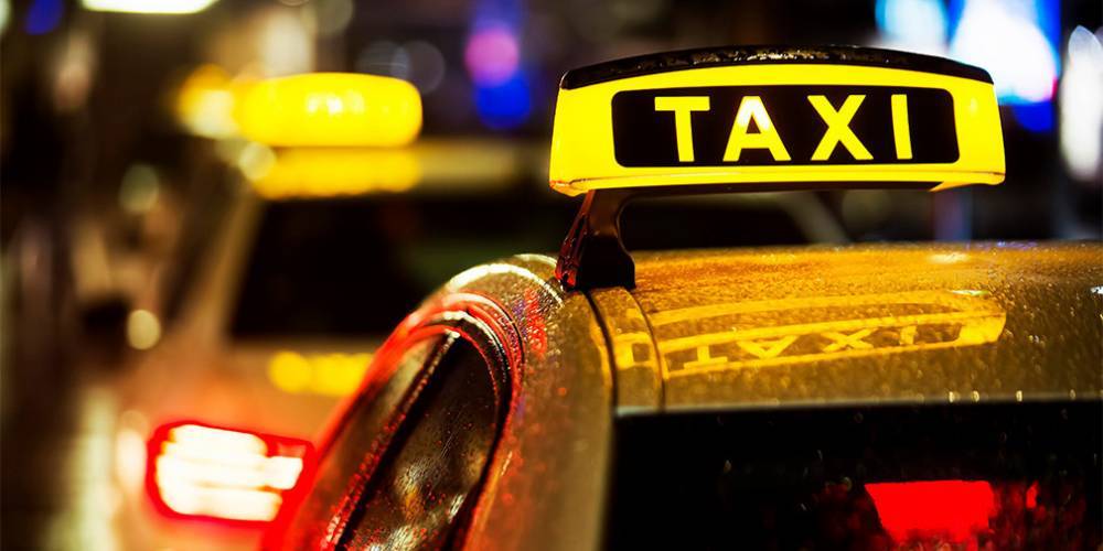 В Москве пассажир напал на таксиста за отказ везти его без пропуска