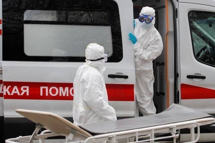 В Кемерово главврач издал приказ, позволяющий увольнять заразившихся медиков