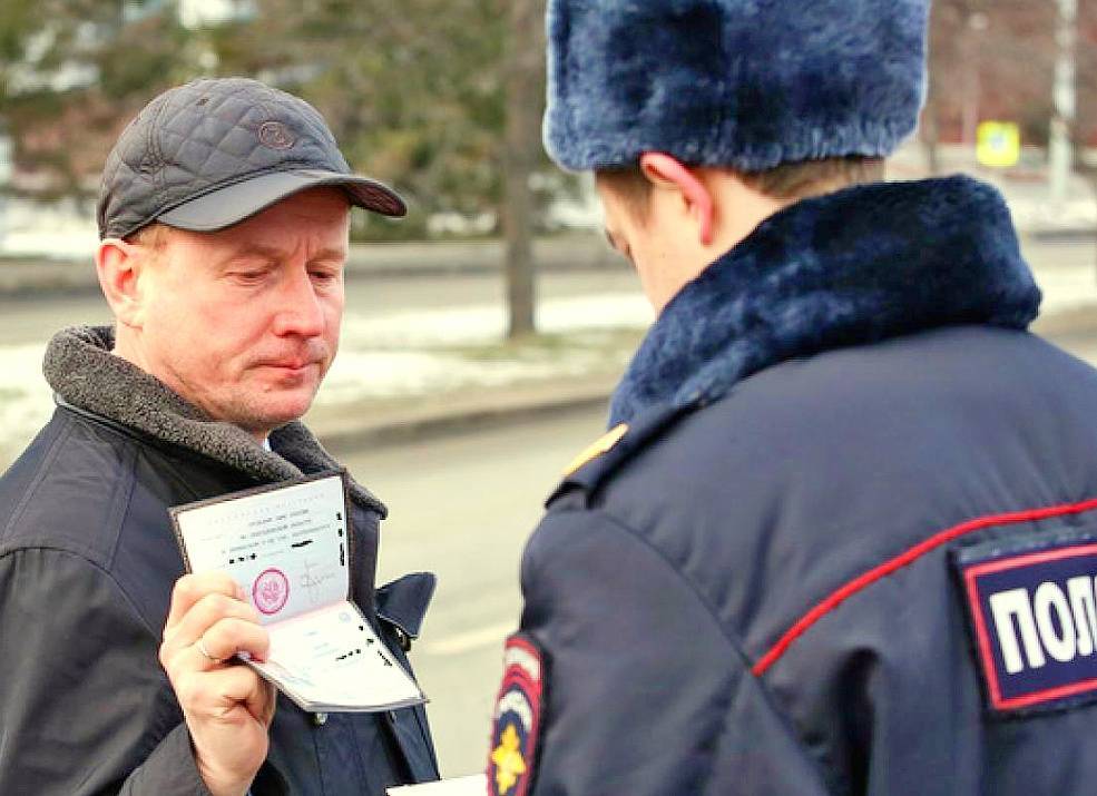 Москвичам рекомендуют брать паспорт при выходе из дома