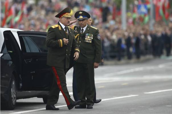 На параде в Минске будет официальный представитель России