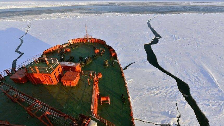 Посол США в Норвегии лично следил за подлодками России в Арктике