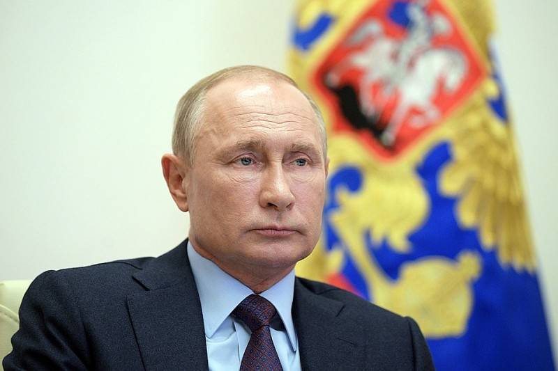 Премьер Великобритании поблагодарил Путина за решающий вклад СССР в Победу