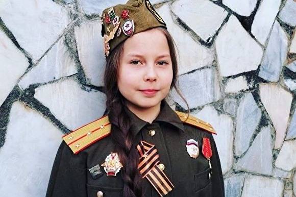 11-летняя екатеринбурженка в честь Дня Победы установила рекорд стояния на гвоздях