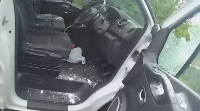 Водитель при виде полиции попытался выбросить мешок кокаина, но забыл открыть окно