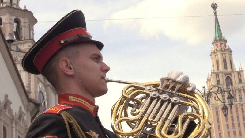 Российские военнослужащие исполнили песню "День Победы" на арабском языке