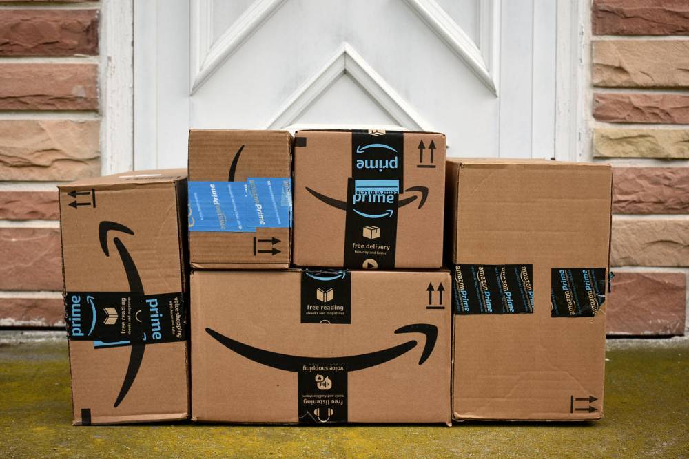 Amazon возобновляет доставку товаров в Израиль