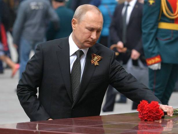 Президент поздравил жителей России с Днем Победы