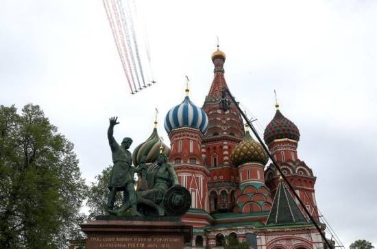 Путин поручил Шойгу поблагодарить участников и организаторов авиапарадов