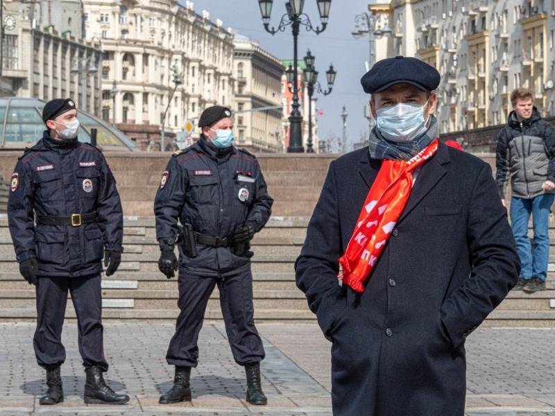 СМИ сообщают о задержании участников акции КПРФ в Москве