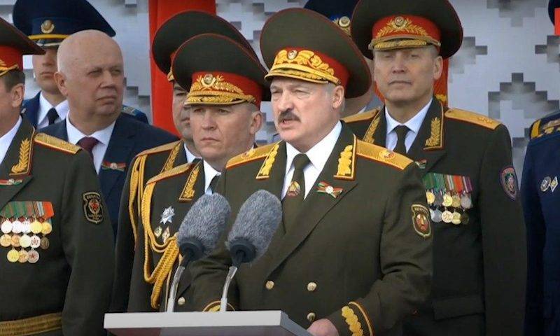 «Не торопитесь осуждать наследников Победы»: Лукашенко выступил на параде в честь 9 Мая