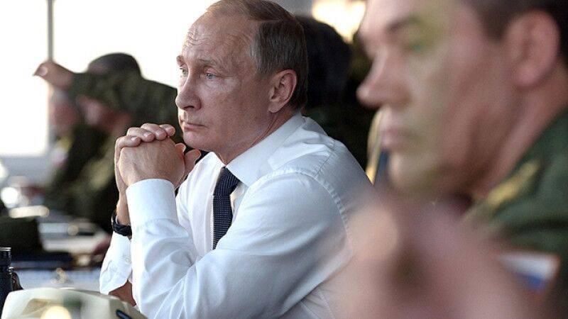 Путин заявил, что армия и флот в РФ получат самую современную технику