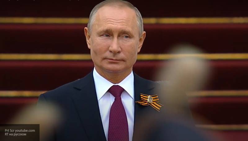 Путин высказался о подвиге народа-победителя на смотре марша Президентского полка