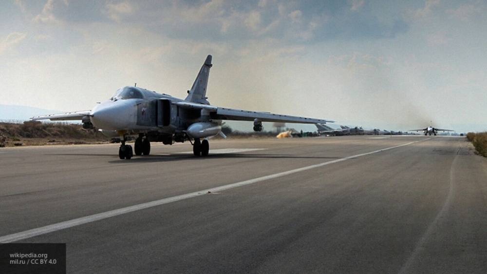 Российские самолеты пролетели парадным строем над территорией Сирии