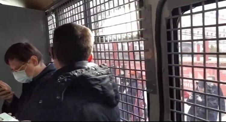 В Москве во время акции в честь Дня Победы задержали депутатов КПРФ