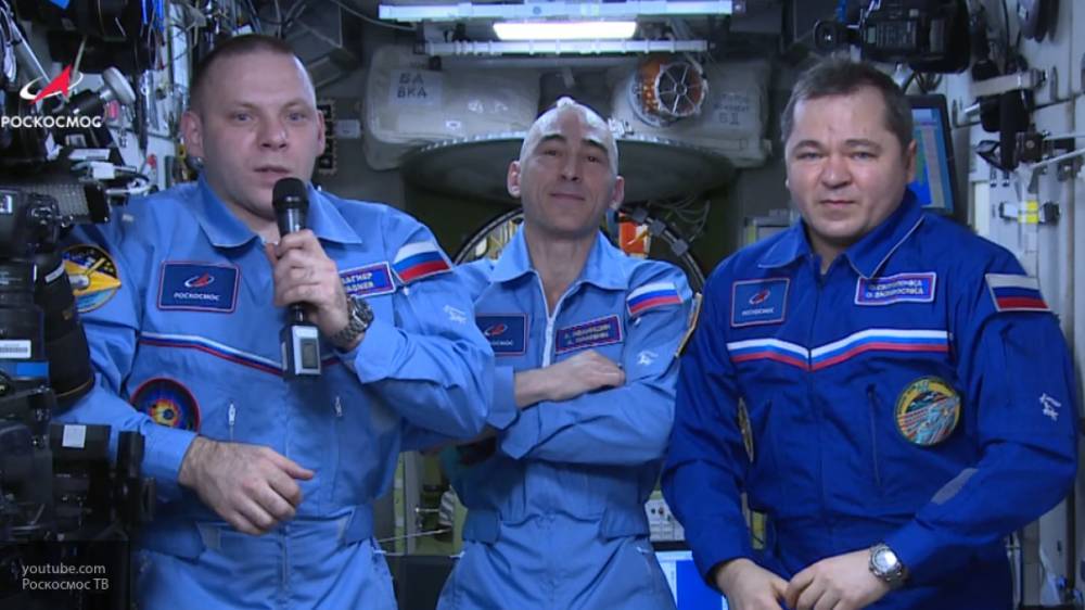 Российские космонавты с борта МКС поздравили ветеранов с Днем Победы