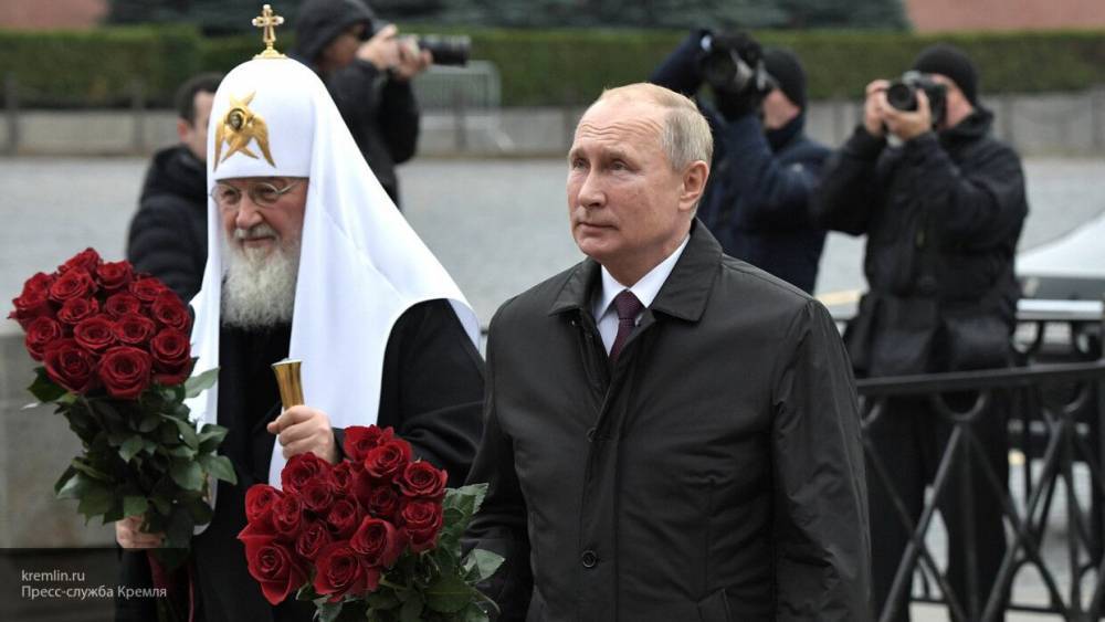 Патриарх Кирилл поздравил Путина с 75-летием Великой Победы