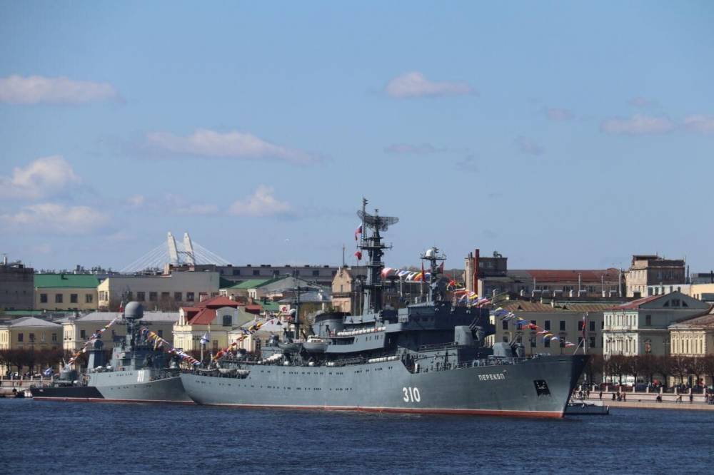Военный эксперт Дандыкин объяснил, как отбирают корабли для морских парадов