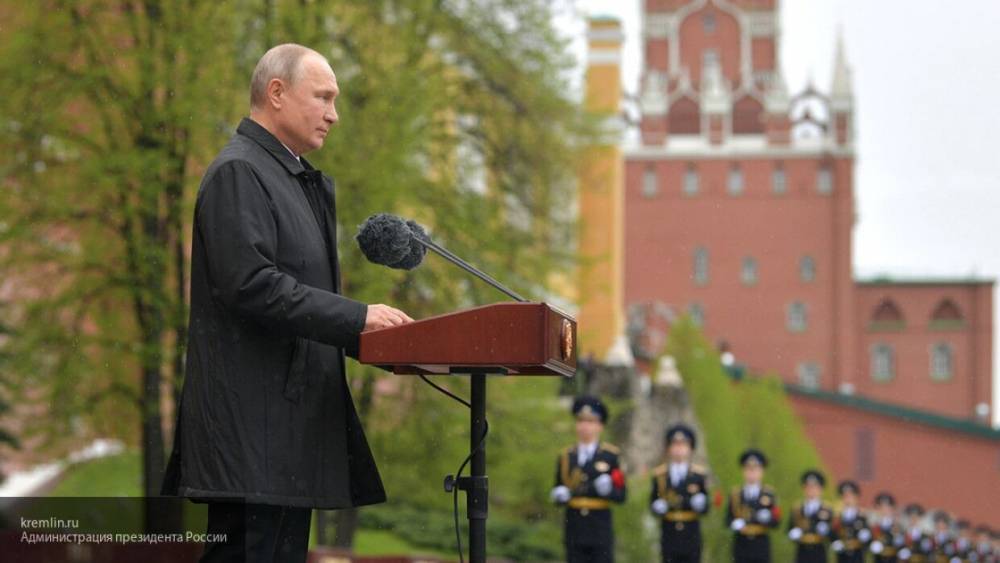 Президент Путин обратился к участникам "Бессмертного полка"