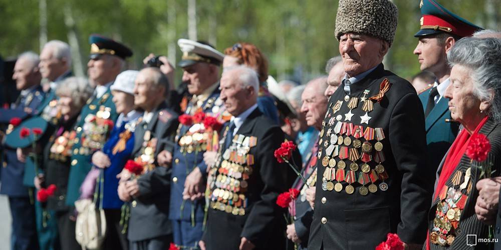 Собянин дистанционно пообщался с ветеранами и поздравил их с Днём Победы
