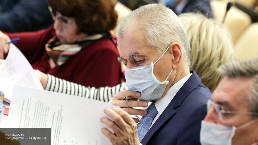 Депутаты Госдумы в обязательном порядке будут носить маски и перчатки на заседаниях