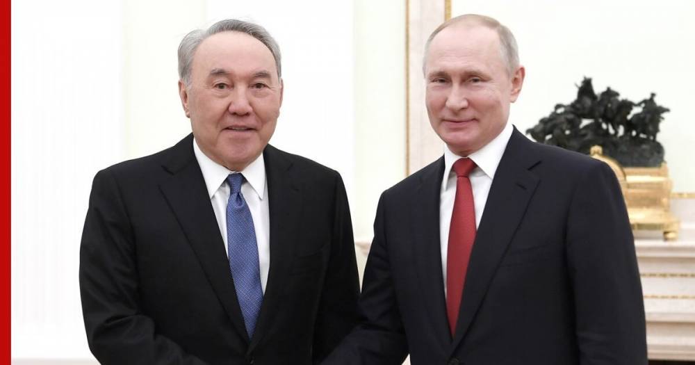 Путин и Назарбаев поздравили друг друга с Днем Победы