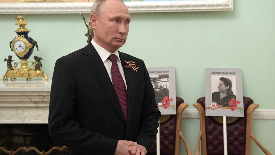 Владимир Путин пообещал провести "Бессмертный полк" на Красной площади