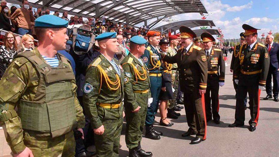 Лукашенко на параде Дня Победы: Даже мысль изменить 75-летним традициям для нас недопустима