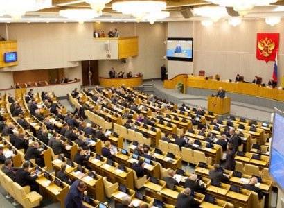 Депутатов Госдумы России обязали приходить на заседания в перчатках и защитных масках