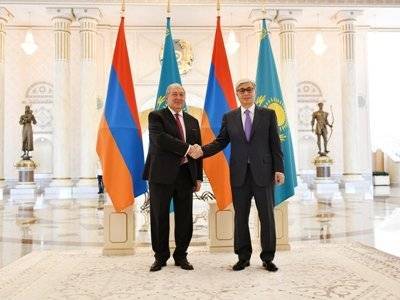 Токаев и Назарбаев поздравили президента Армении с 75-летием Победы в Великой Отечественной войне