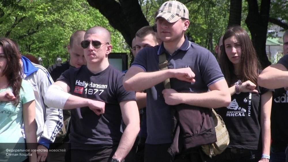 Украинские радикалы устроили в Одессе "парад нацистов" на фоне празднования Дня Победы