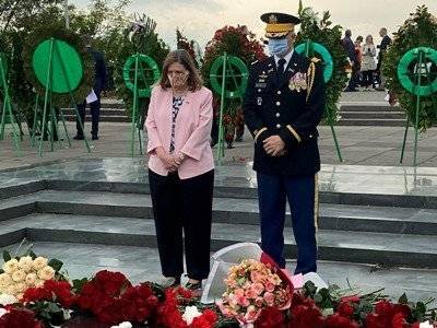 Посол США воздала дань уважения памяти армянских героев, погибших во время Второй мировой войны
