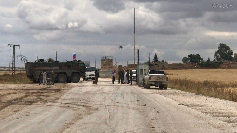 Российские военные в Сирии помогли восстановить движение на трассе Алеппо — Дейр-эз-Зор