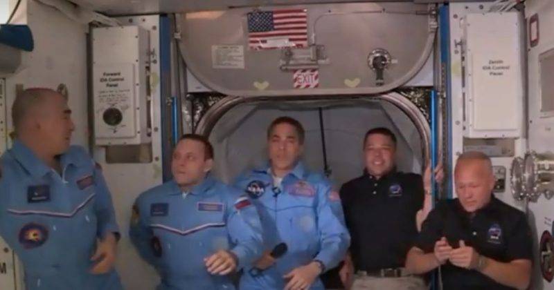 На МКС раскрыли план работы экипажа Crew Dragon