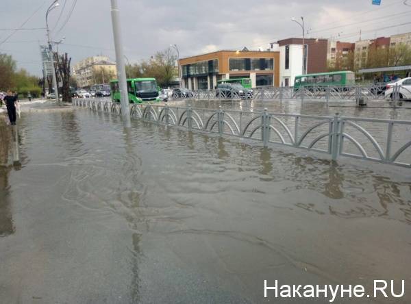 Средний Урал накроют град, дожди с грозами и сильный ветер