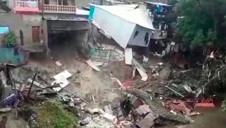 Шторм "Аманда" обрушился на Сальвадор, погибли 7 человек, в том числе ребенок