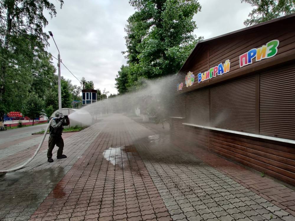 В Кузбассе сотрудников МЧС привлекают к дезинфекции транспорта и городских объектов